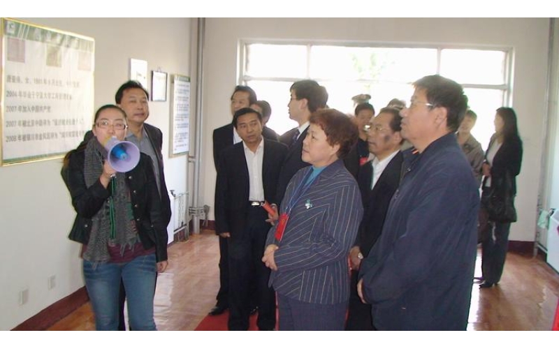全國政協(xié)十一屆委員會委員、第六屆全國人大代表洪梅香蒞臨公司指導(dǎo)工作